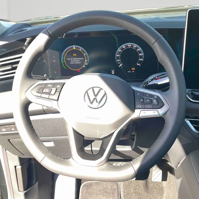 Habitacle d'une Volkswagen du parc BYmyCAR