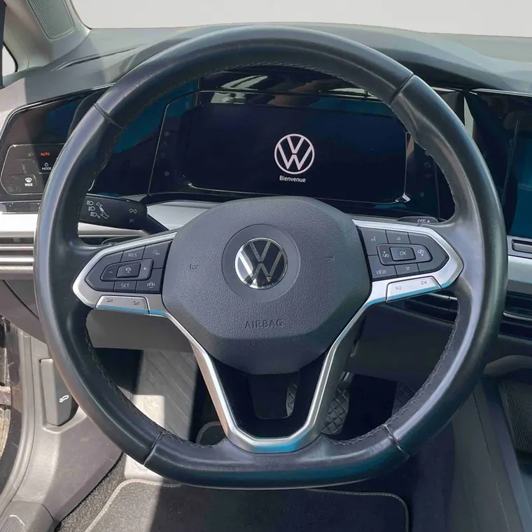 Habitacle d'une Volkswagen du parc BYmyCAR