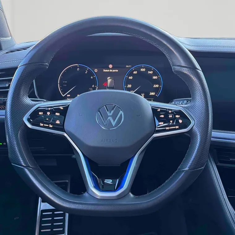 Habitacle d'une Volkswagen du parc BYmyCAR