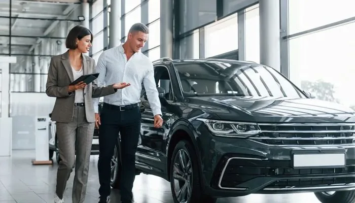 Remise des clés d'une Volkswagen neuve