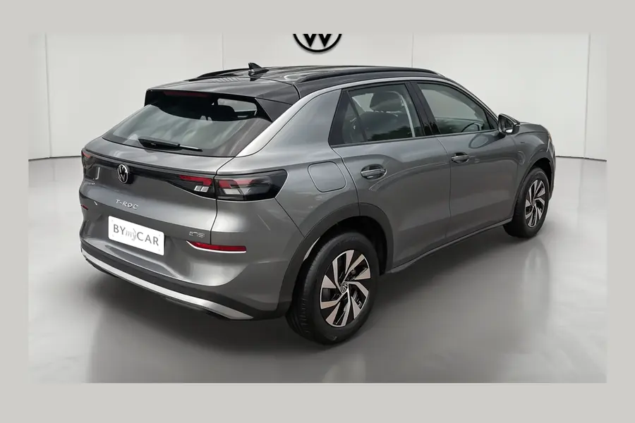 Volkswagen T-Roc 1.5 eTSI Hybrid 116 ch DSG7, autre angle