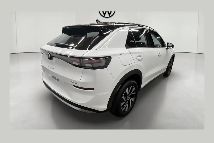 Volkswagen T-Roc 1.5 eTSI Hybrid 116 ch DSG7, autre angle